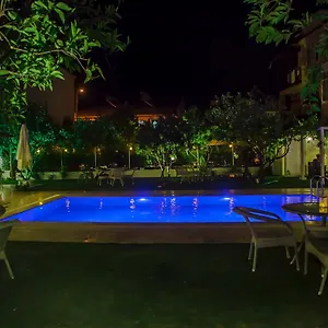 Grandma's Garden Aparthotel